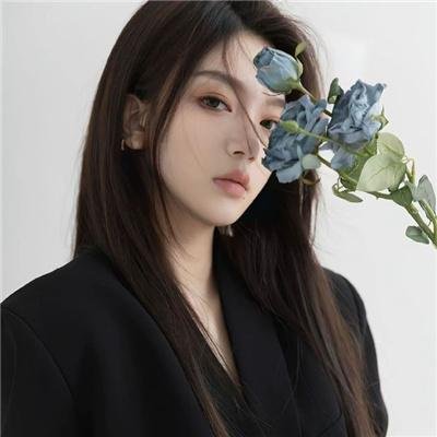 被虐离婚后，厉总跪求我回头